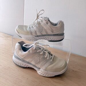 K-SWISS White-Ivory‎ Women's Sneakers SIZE 7